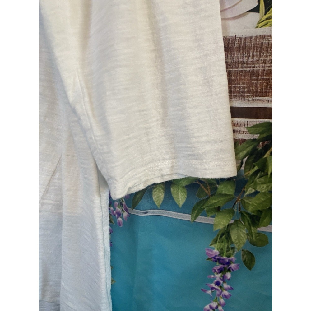 Chico's White Lavar Slightly Textured Top Size 1XL - Picture 3 of 8